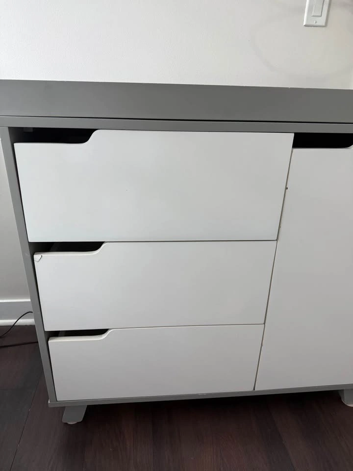 Baby Change Table / Dresser - Babyletto Hudson with Removable Tr - photo 3