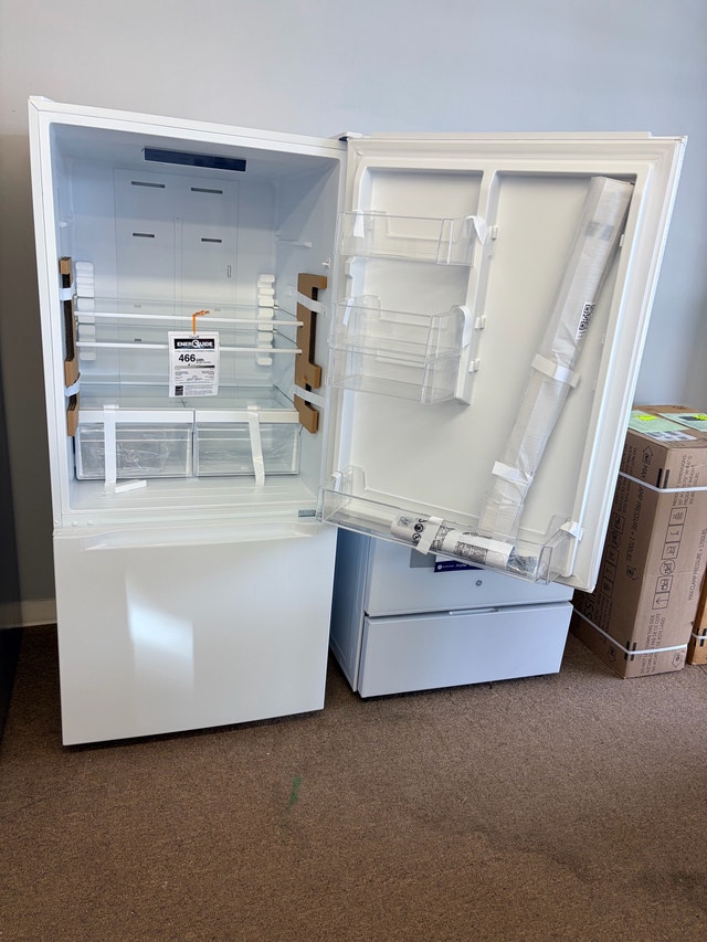New Open Box Fridge - 30" Bottom Freezer - MDE19DTNKWW - photo 3