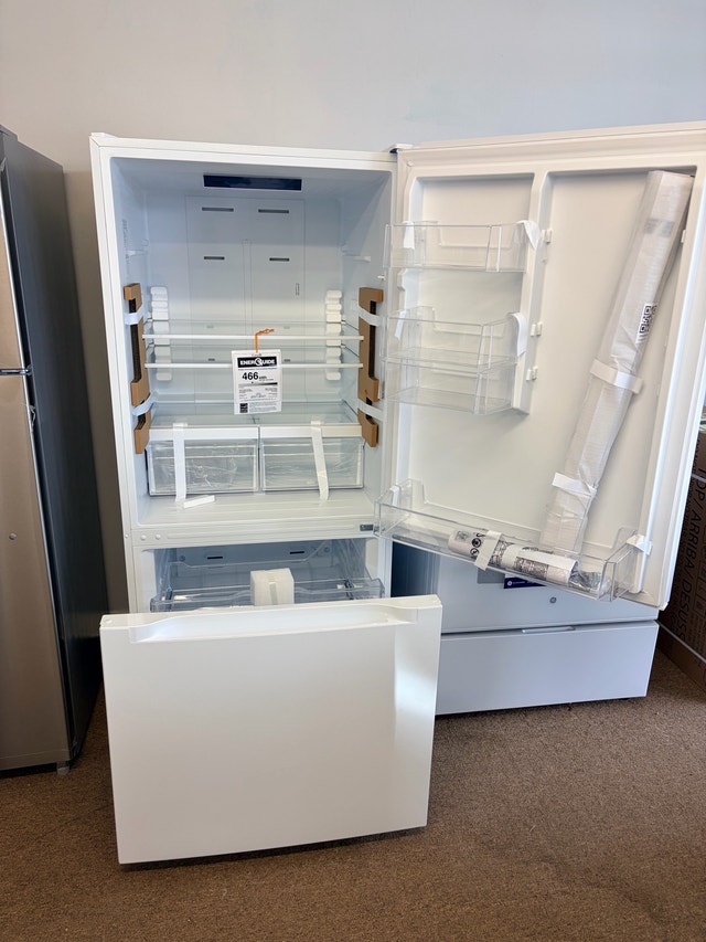 New Open Box Fridge - 30" Bottom Freezer - MDE19DTNKWW - photo 5