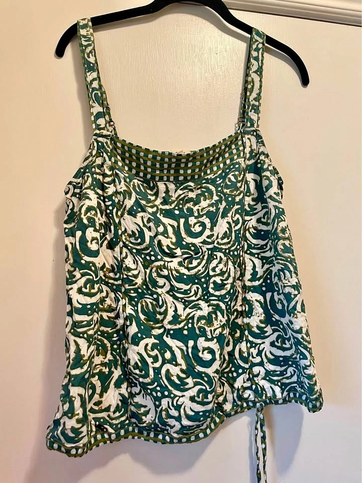 Green & White Patterned Tank Top - Size L