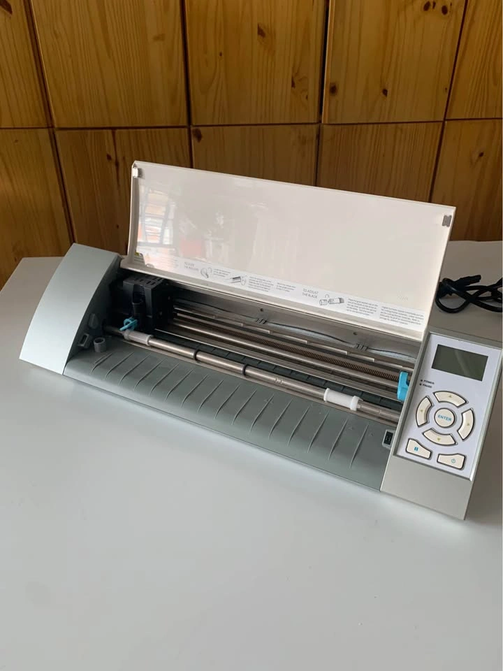 Silhouette Cameo 1 Electronic Cutting Machine - photo 4