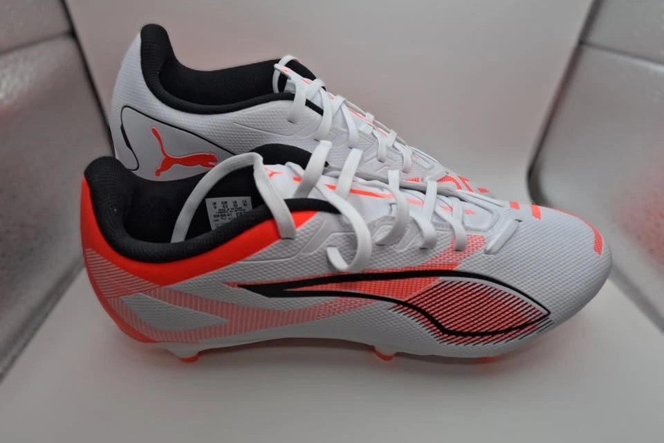 Puma Ultra 5 Play Soccer Cleats FG/AG Size 10