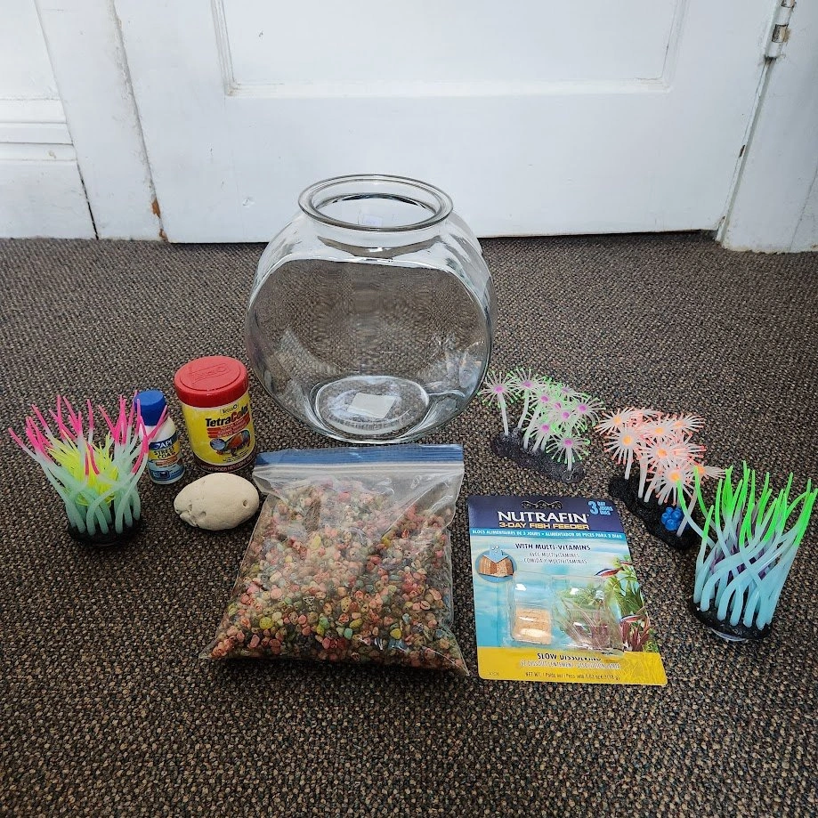 1 Gallon Fish Tank With Food, Decorations and Gravel - photo 2