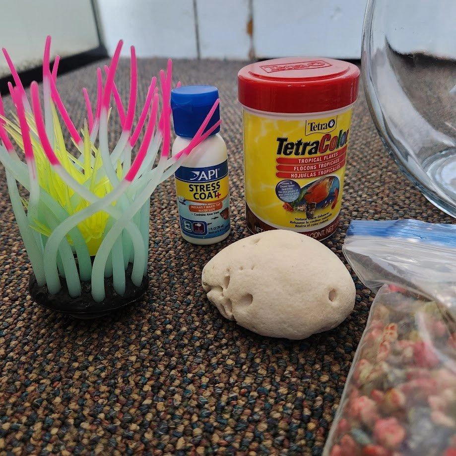 1 Gallon Fish Tank With Food, Decorations and Gravel - photo 3