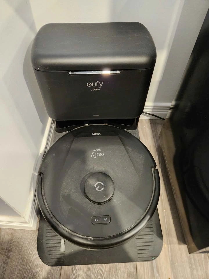 Eufy Clean L60 Robot Vacuum - Like New - photo 2
