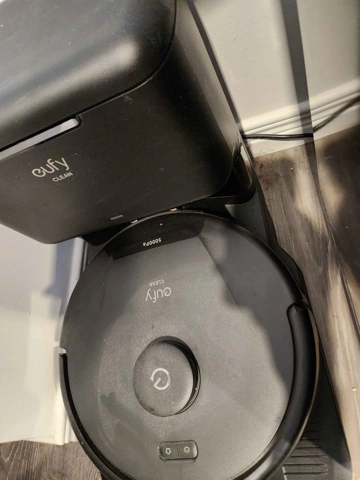 Eufy Clean L60 Robot Vacuum - Like New - photo 4