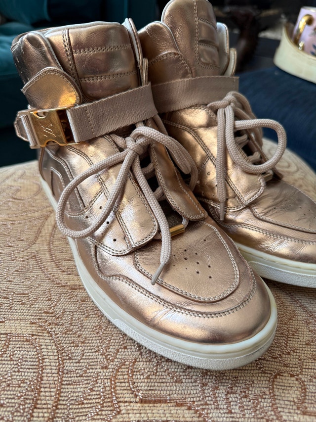 Louis Vuitton Sneakers - photo 2