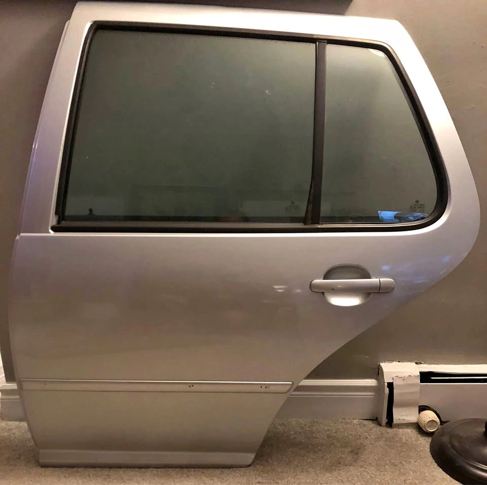 Golf MK4 Driver Side Rear Door - Mint Condition 🥕