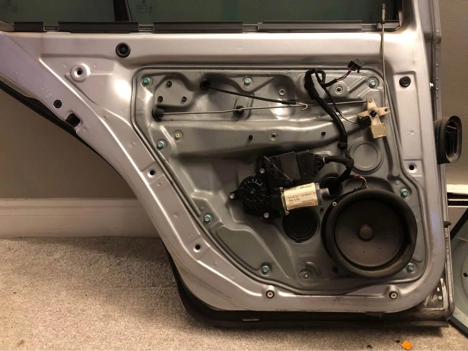 Golf MK4 Driver Side Rear Door - Mint Condition 🥕 - photo 3