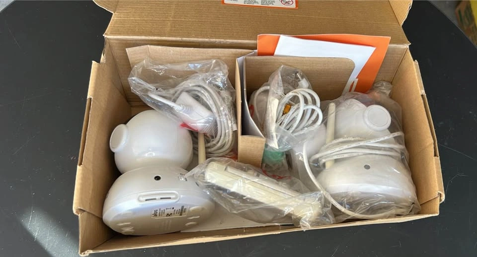 Levana Astra 3.5" PTZ Digital Baby Monitor w/ 2 Cameras & Interc - photo 5