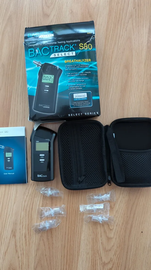 BAC TRACK S80 Breathalyzer thumbnail