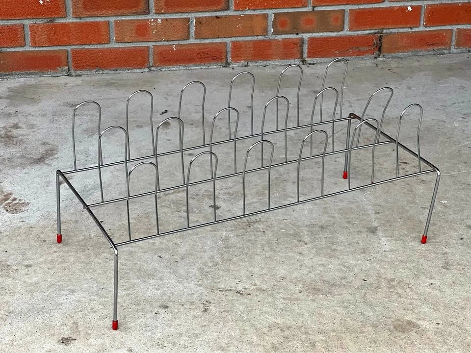 Vintage Metal Wire Shoe Rack – Silver 9-Pair Organizer