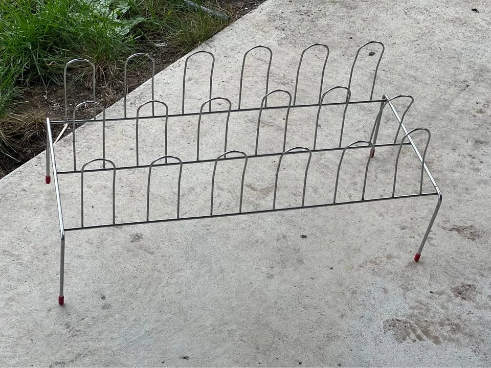 Vintage Metal Wire Shoe Rack – Silver 9-Pair Organizer - photo 4