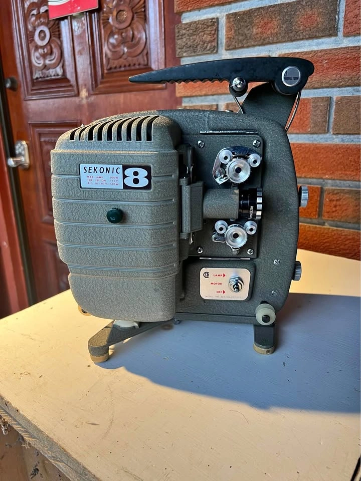 Vintage Sekonic 8 Classic 8mm Film Projector Model 30C w/ Case