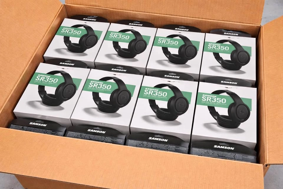 21 Samson SR350 Over-Ear Stereo Headphones - Bulk Lot