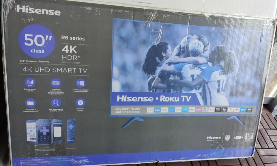 Hisense 50" Roku TV and TV Stand - photo 2