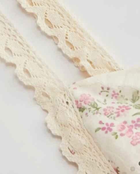 BRAND NEW Cotton Blend V-Neck Floral Cami Top Cream w-Pastel Pin - photo 3
