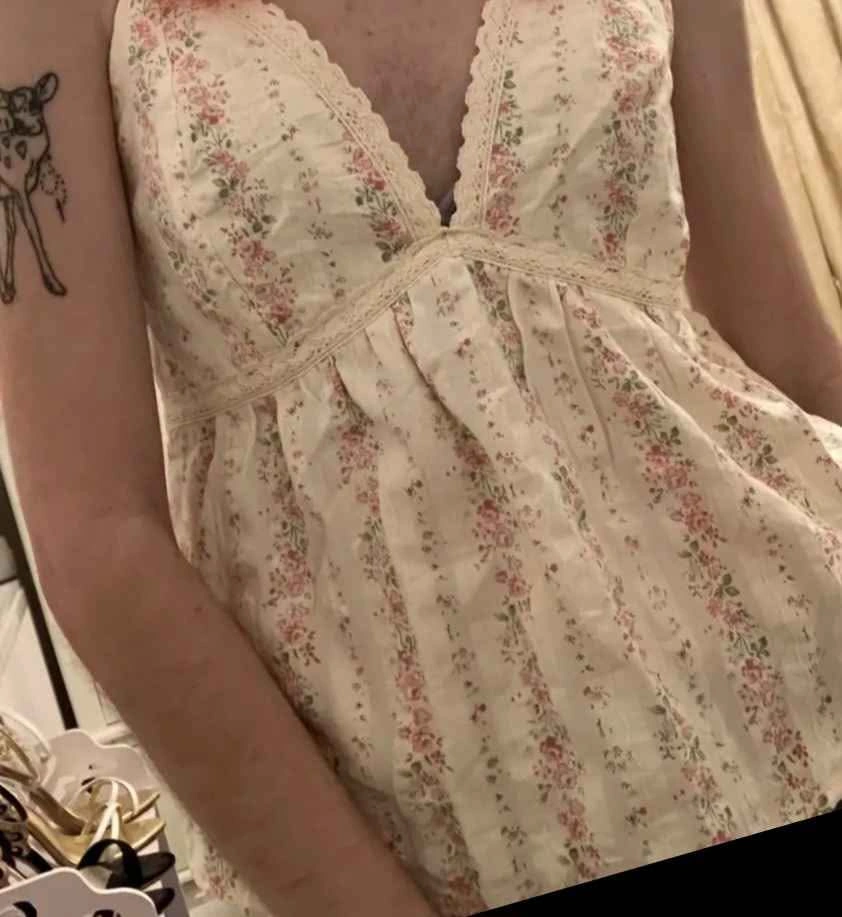 BRAND NEW Cotton Blend V-Neck Floral Cami Top Cream w-Pastel Pin - photo 5