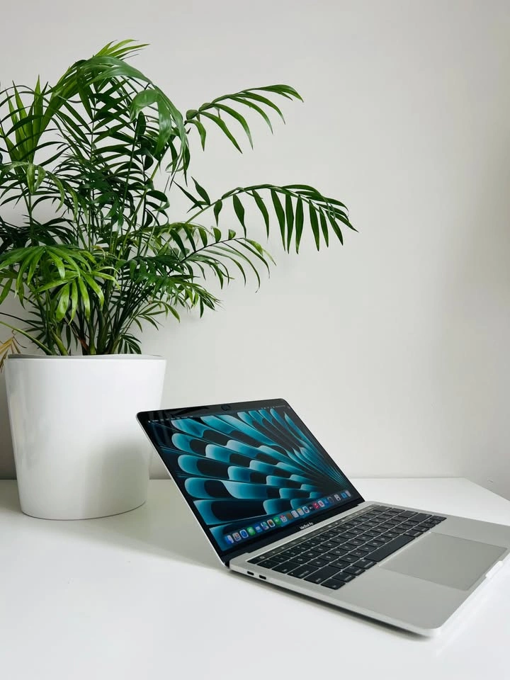 2018 Macbook Pro Touchbar 16GB RAM 256GB SSD - photo 4