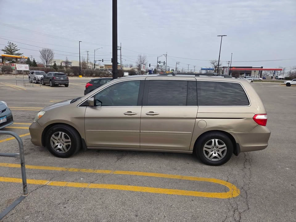 2005 Honda Odyssey EX-L w/DVD Res Minivan 4D - photo 2