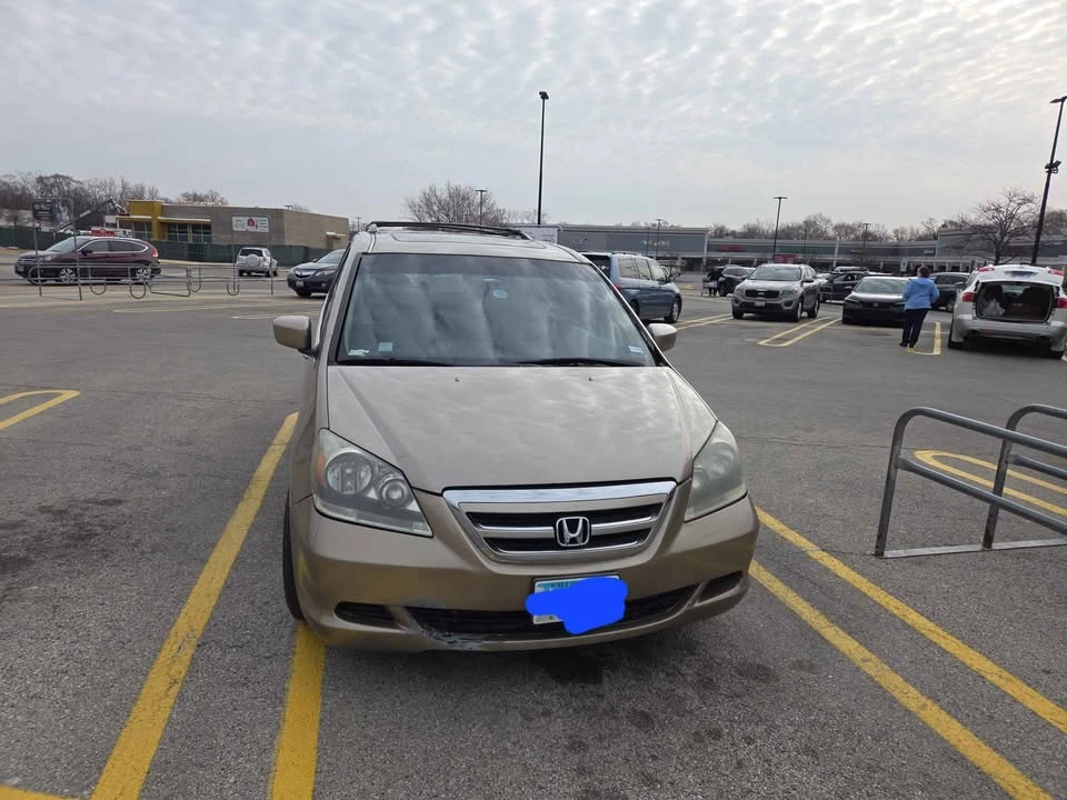 2005 Honda Odyssey EX-L w/DVD Res Minivan 4D - photo 3