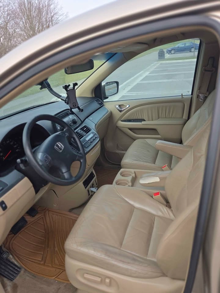 2005 Honda Odyssey EX-L w/DVD Res Minivan 4D - photo 5