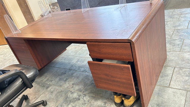 Office Desk - photo 2