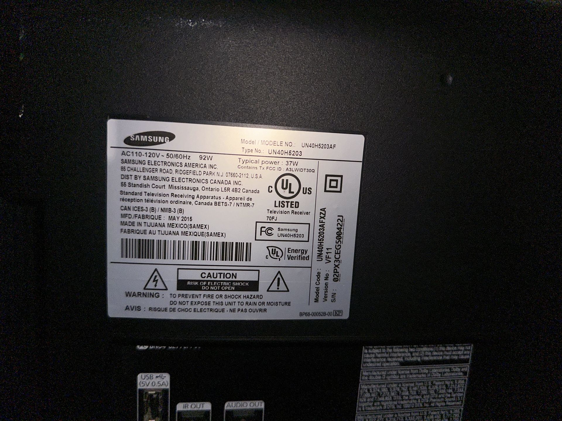 Samsung 40” 4K UHD Smart TV - photo 2