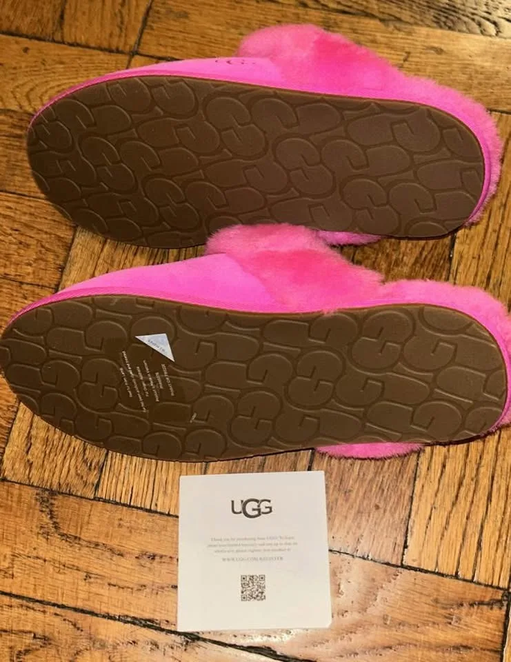 UGG Women’s Scuffette II Hot Pink Slippers - NEW - SZ 7 image indicator(3)