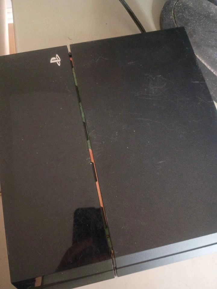 Broken PS4 - photo 2