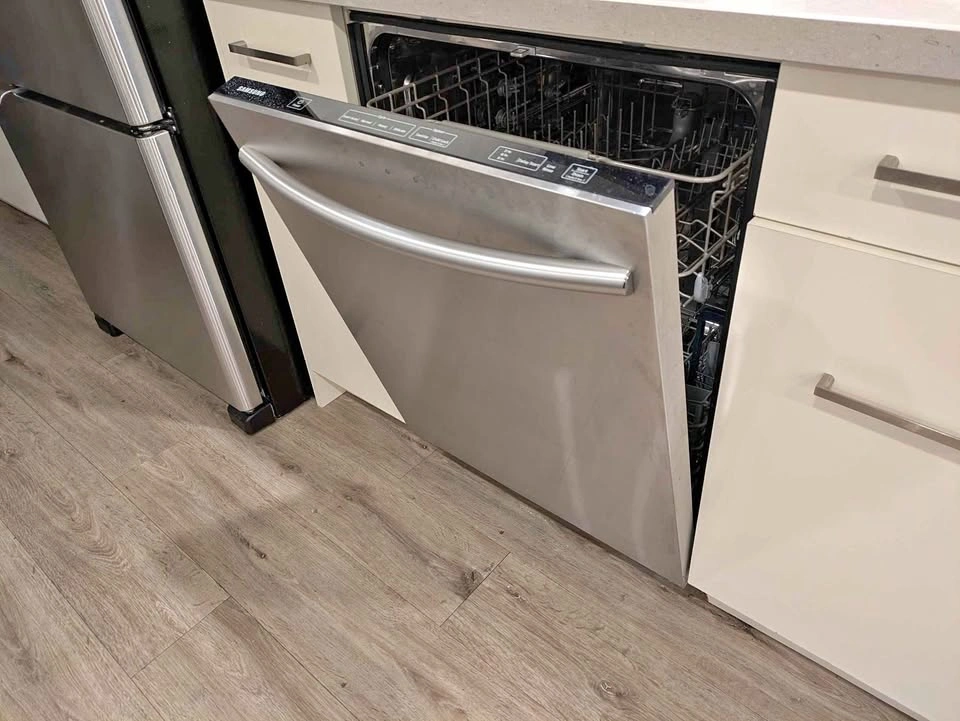 Samsung Dishwasher SS For Repair or Parts DW80F600UTS