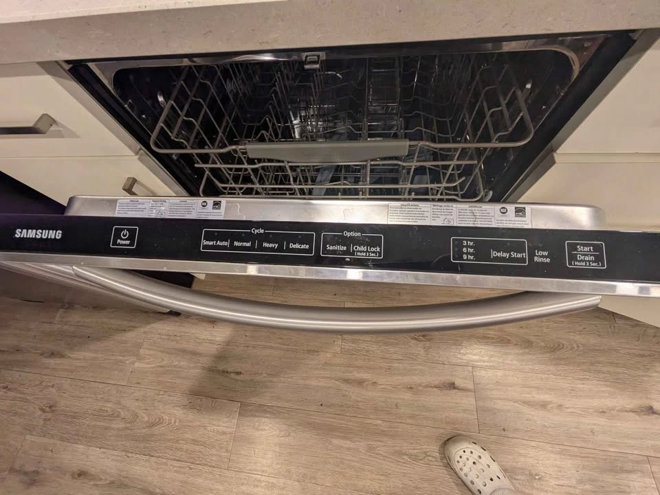 Samsung Dishwasher SS For Repair or Parts DW80F600UTS - photo 2