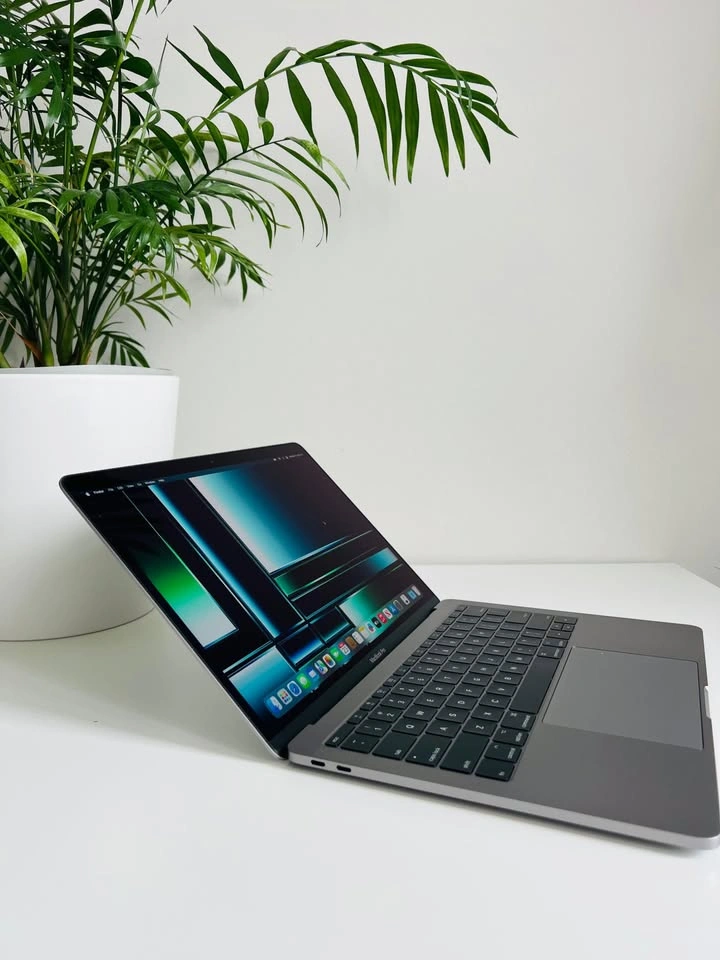 2017 Macbook Pro 98% Battery Health - photo 3