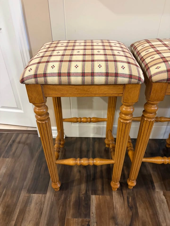 Solid Wood Bar Stools (Set of 4) | Upholstered Seats | Classic D - photo 2