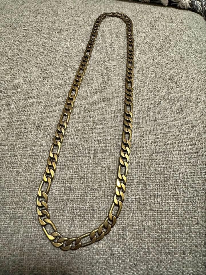 Electroplated gold chain