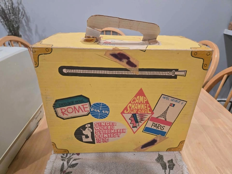 Little Touch and Sew Toy Sewing Machine by Singer - photo 4