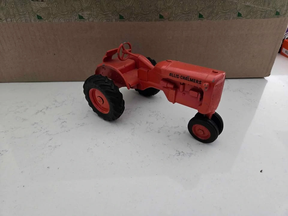 Allis Chalmers Model C Collectable Tractor - photo 2