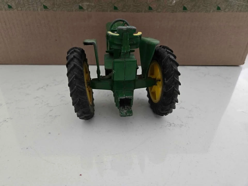 John Deere Tractor and Wagon - 1/16 Scale - photo 3