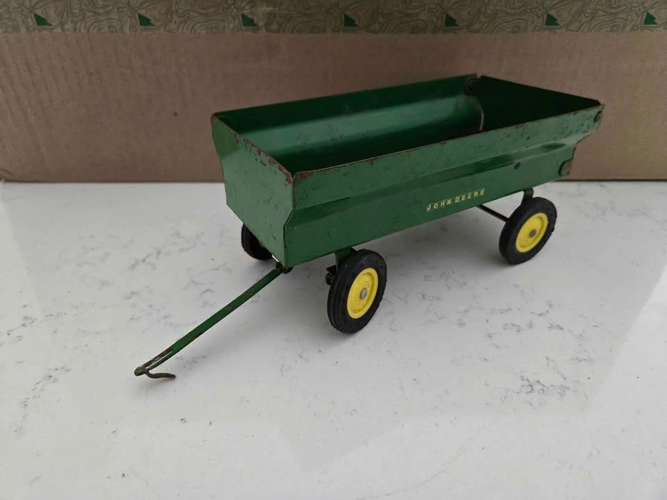 John Deere Tractor and Wagon - 1/16 Scale - photo 4