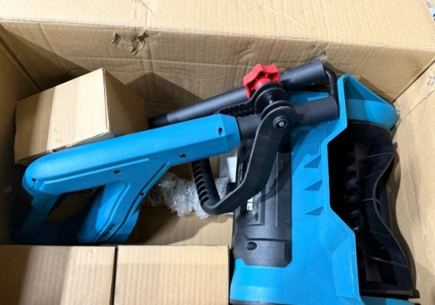 New Cordless Snow Shovel w/ 2 Batteries & Charger - photo 5