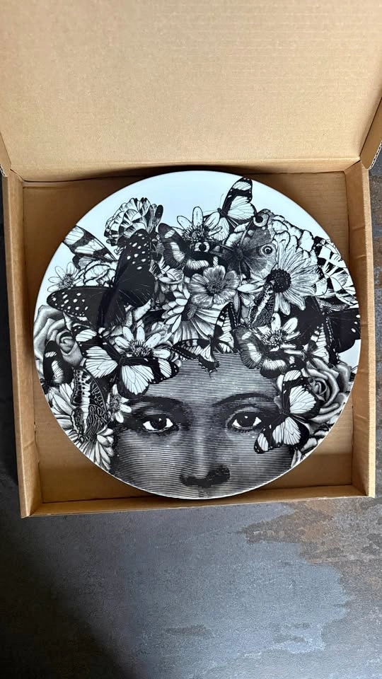 Chase & Wonder Fox Fine China Plate – Hand Decorated in Stafford