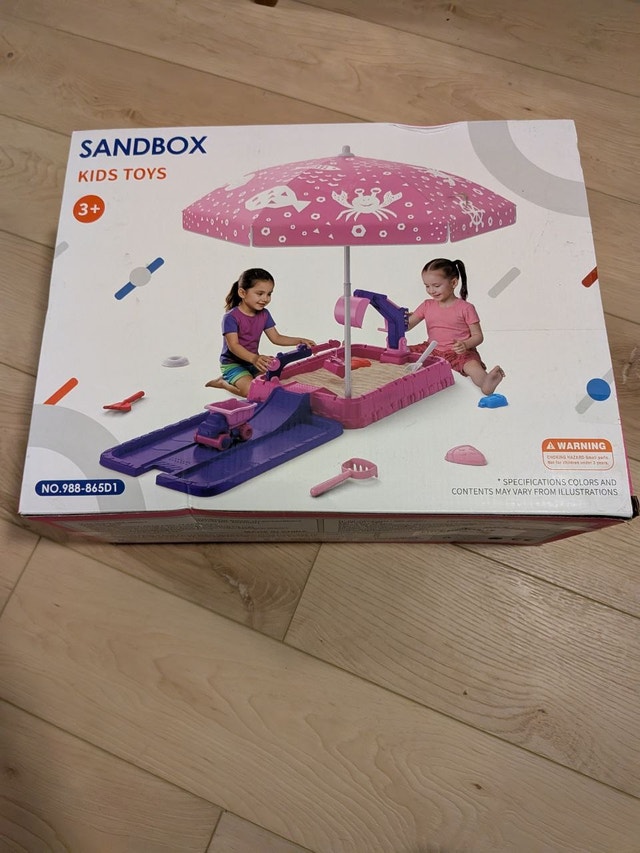 HYES Sandbox with Lid & Excavator Construction Toys - Brand New!