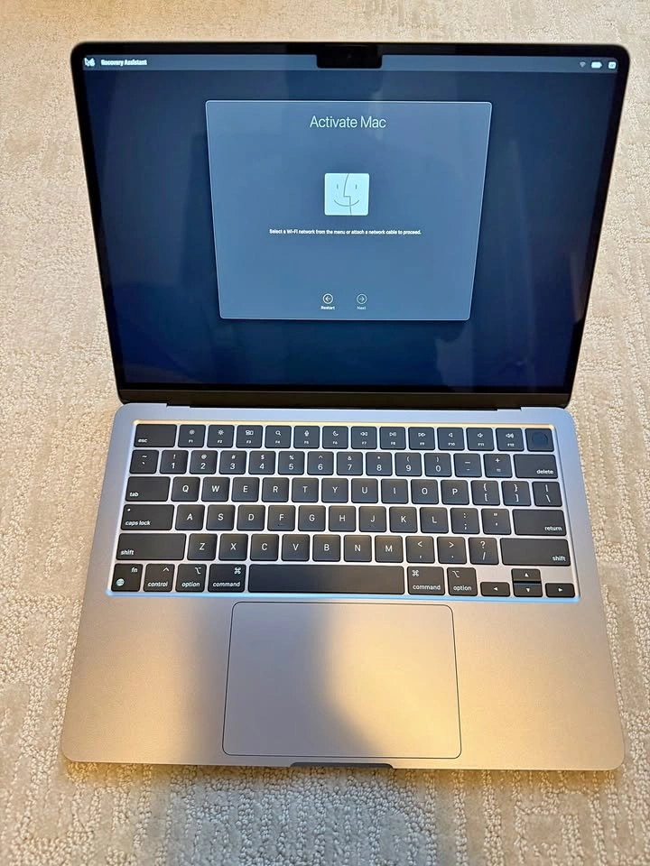 MacBook Air 13” M3 Laptop - Space Grey
