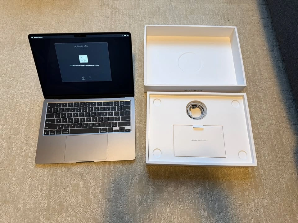 MacBook Air 13” M3 Laptop - Space Grey - photo 2
