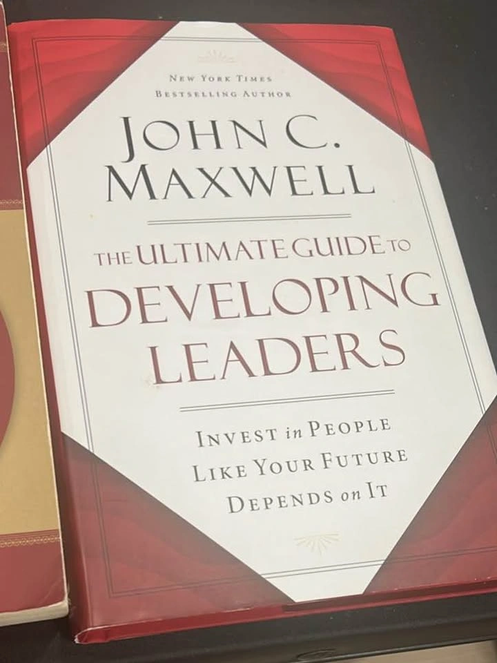 John Maxwell Leadership Books - photo 2
