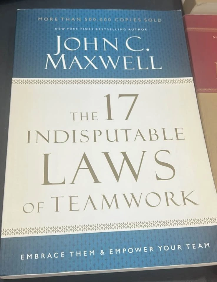 John Maxwell Leadership Books - photo 4