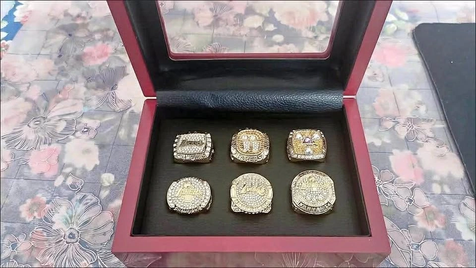 Kobe Bryant Lakers NBA Championship Ring set