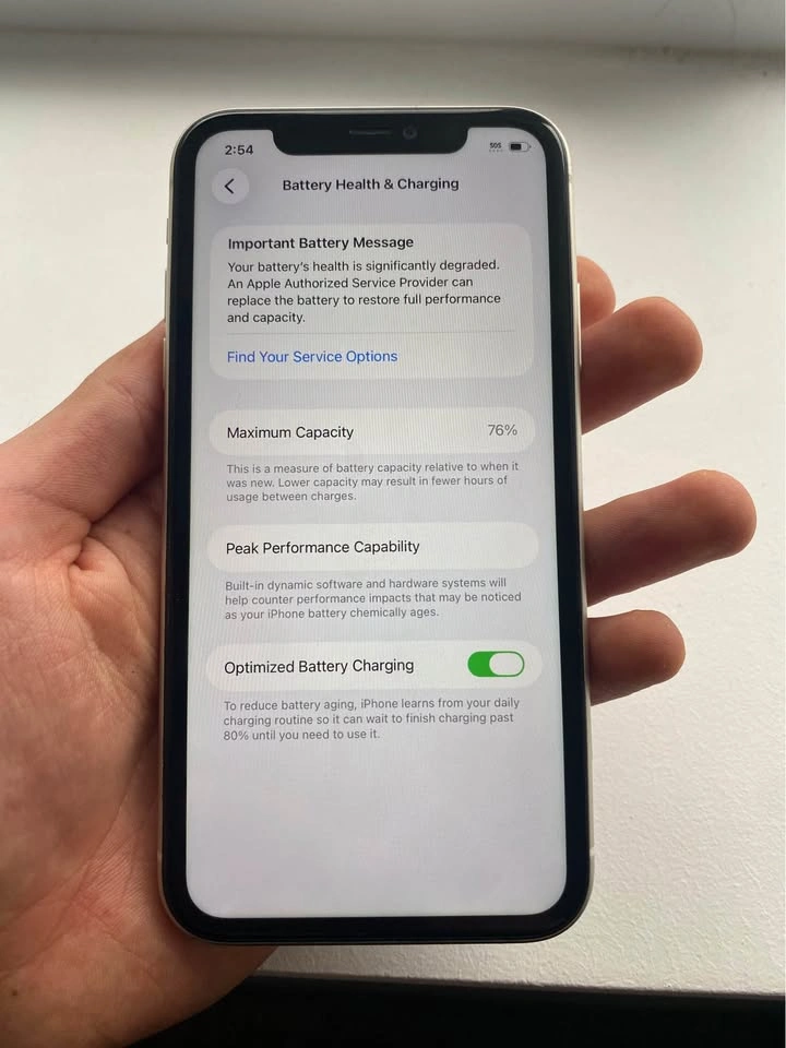 iPhone 11 White - photo 2