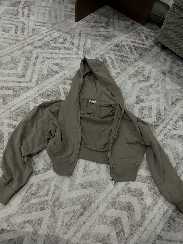 Crop Garage Sweater/Hoodie - Medium - photo 2