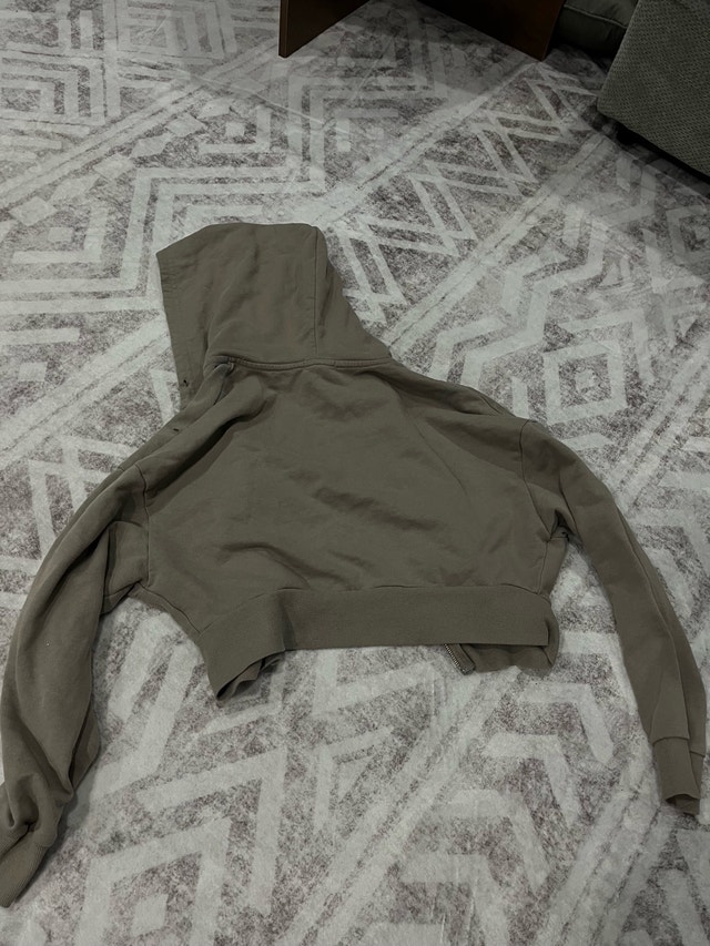 Crop Garage Sweater/Hoodie - Medium - photo 5